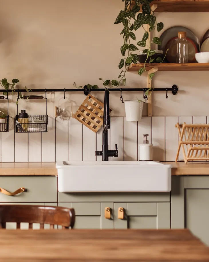 Packed Kitchen Counters: Clear Surfaces Without Losing Convenience